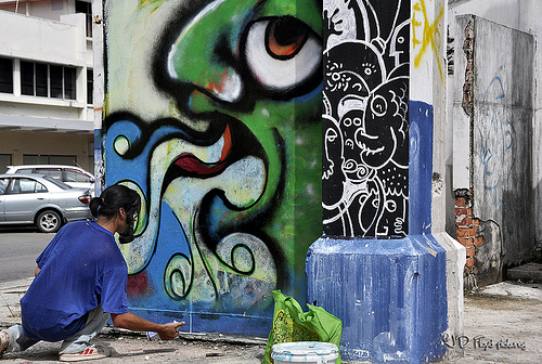 spray paint800