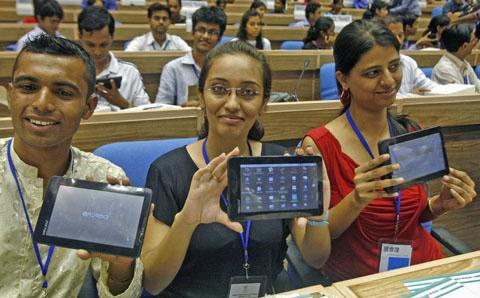 reuters_india_cheap_computer_480_aakash_05oct2011